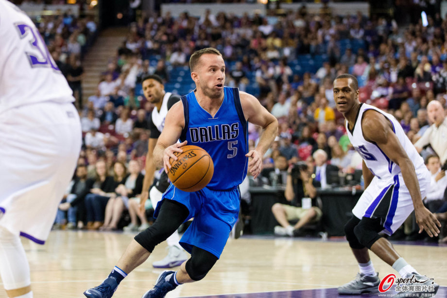 包含小牛队主场大胜对手占得上风的词条