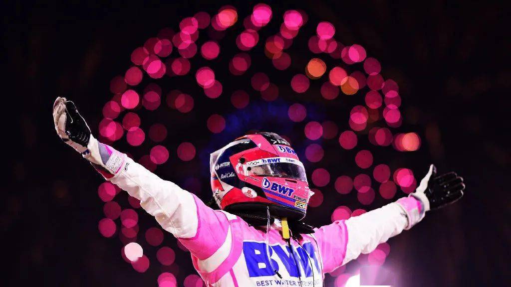 梅赛德斯险胜阿斯顿马丁，佩雷兹扛起全队的简单介绍