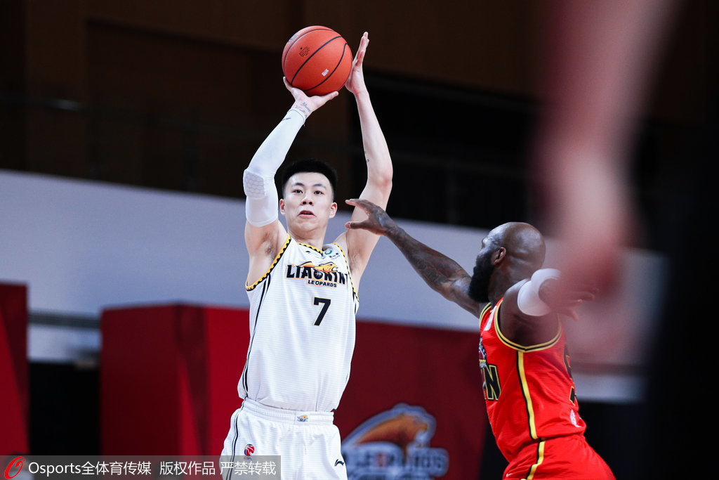 辽宁队轻取尼克斯，陶汉林刷新纪录的简单介绍