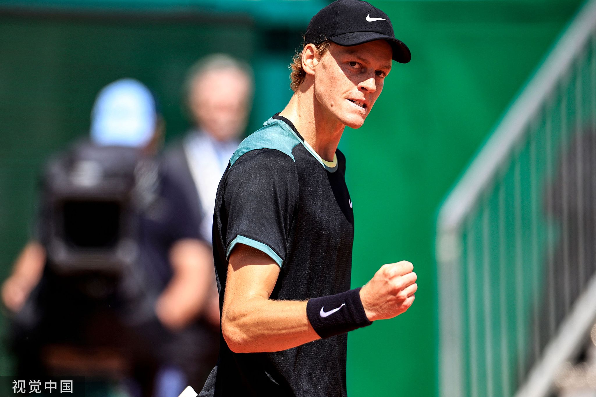 包含蒙特卡洛大师赛绝杀法网，辛纳点燃赛场的词条